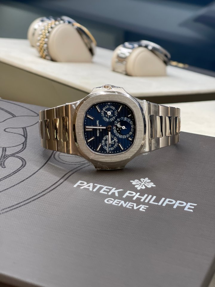 Nautilus 18K Weißgold LC Deutschland Ewiger Kalender