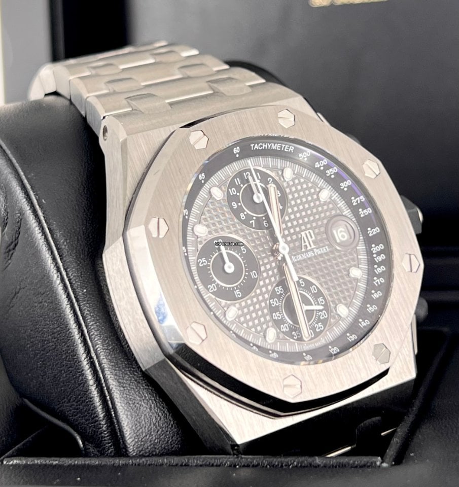 Royal Oak Offshore Chronograph Titan Grau