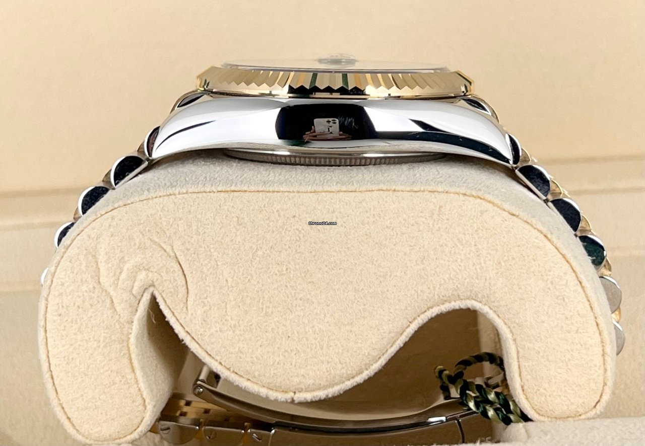 Sky-Dweller 42 weißes Zifferblatt, Stahl und 18K Gold