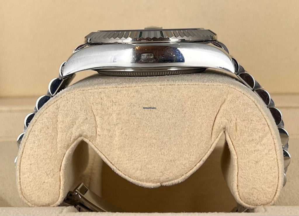 Sky-Dweller 42 mit Jahreskalender, blaues Zifferblatt, Jubilee-Armband, Komplettset, unpoliert