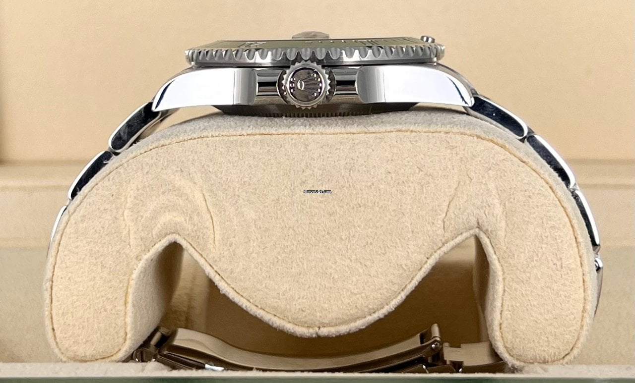Submariner Date Hulk 2015, Box und Papiere, wie neu