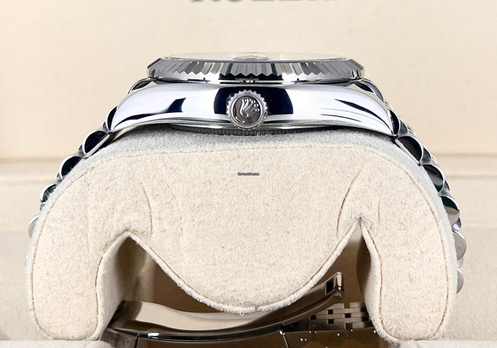 Sky-Dweller 42 schwarzes Zifferblatt, Jubilee-Armband 2026  Neu