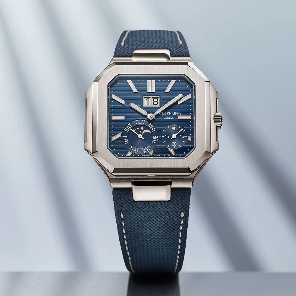Patek Philippe Cubitus 5822P Blaues Zifferblatt, Sofortige Großdatum-, Tages- & Mondphasenanzeige, Platin, Textilarmband