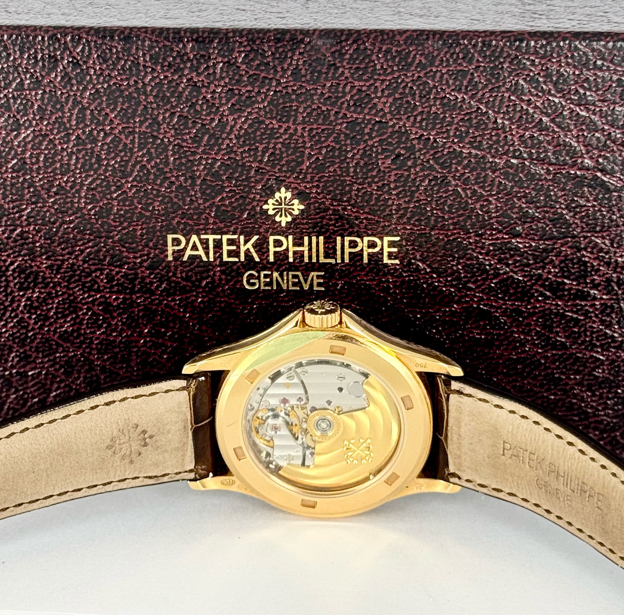 Calatrava Automatik 18k Roségold Box und Papiere Wie neu