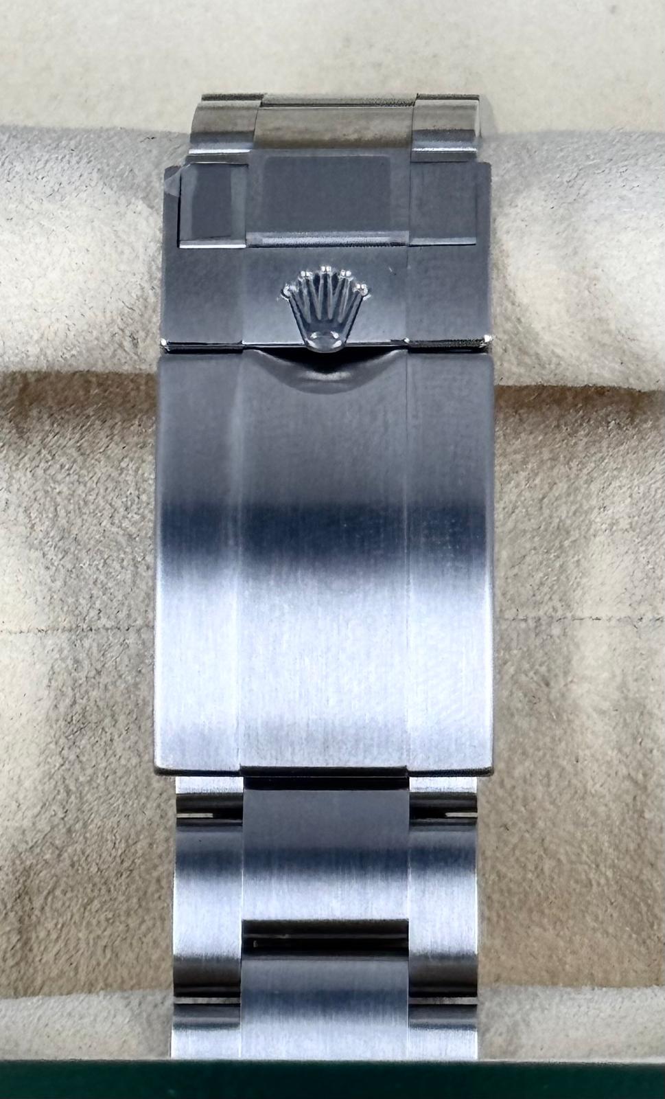 Explorer II Schwarzes Zifferblatt NEU
