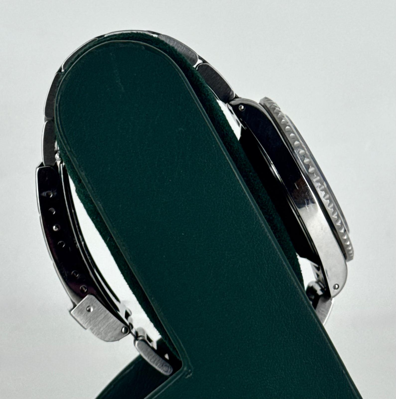 Rolex Submariner Date Only Uhr, Seriennummer T