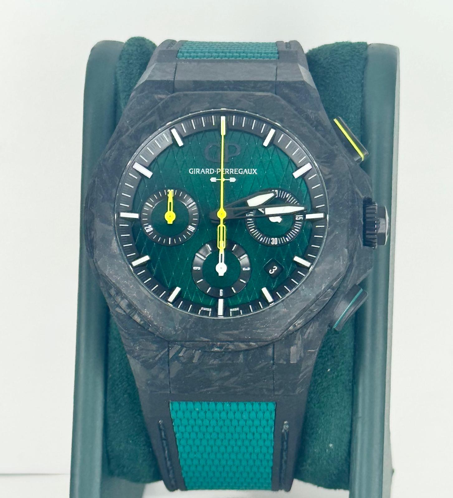 Girard Perregaux Laureato Absolute Chronograph Aston Martin F1 komplettes Set, 99 % neu