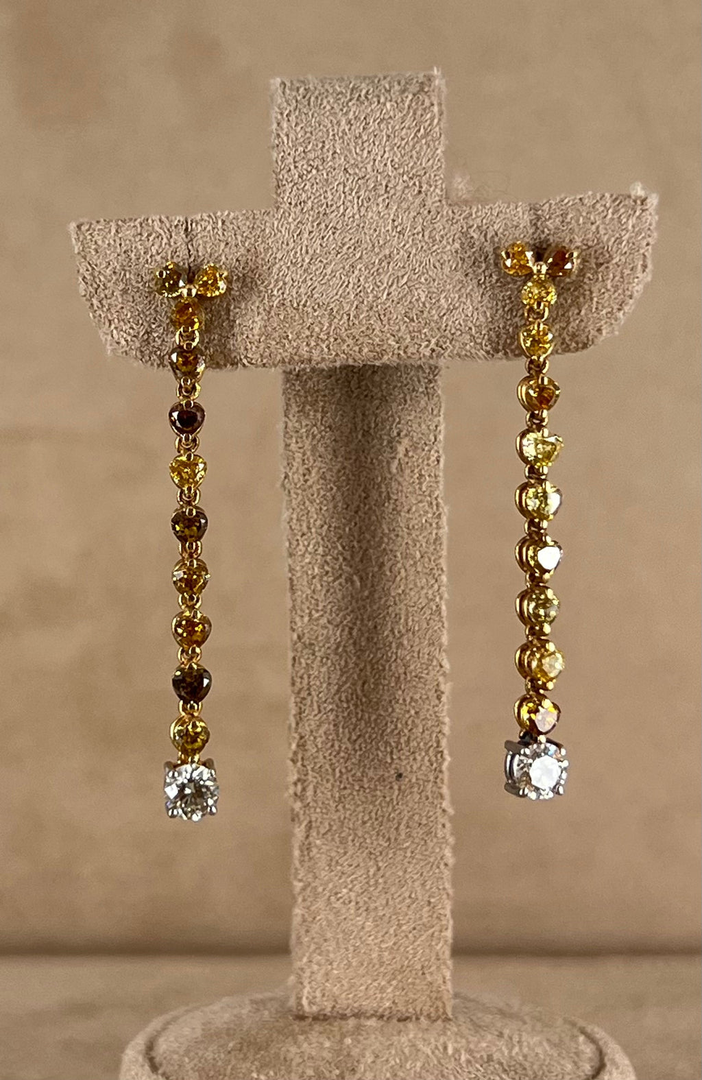Diamantohrringe mit Fancy-Color-Diamanten