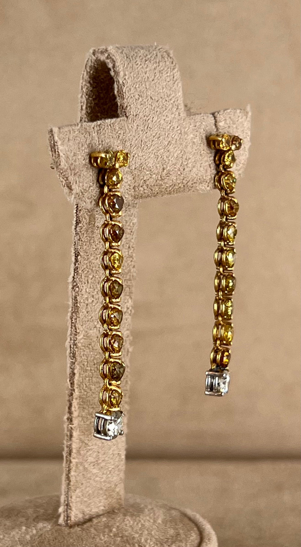 Diamantohrringe mit Fancy-Color-Diamanten