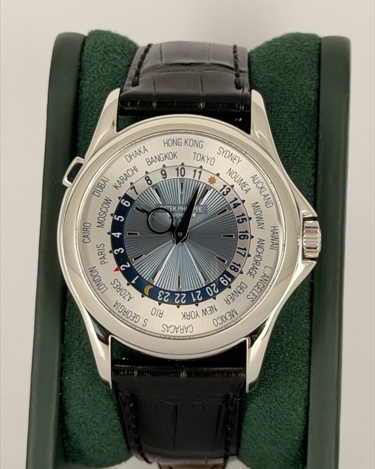 Patek Philippe World Time Platin 2020 Full Set 99% Neu