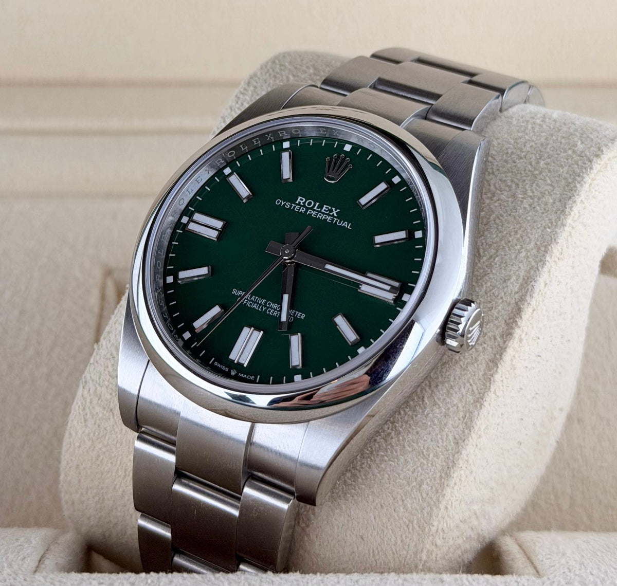Rolex Oyster Perpetual Grün 2024 Full Set in neuwertigem Zustand