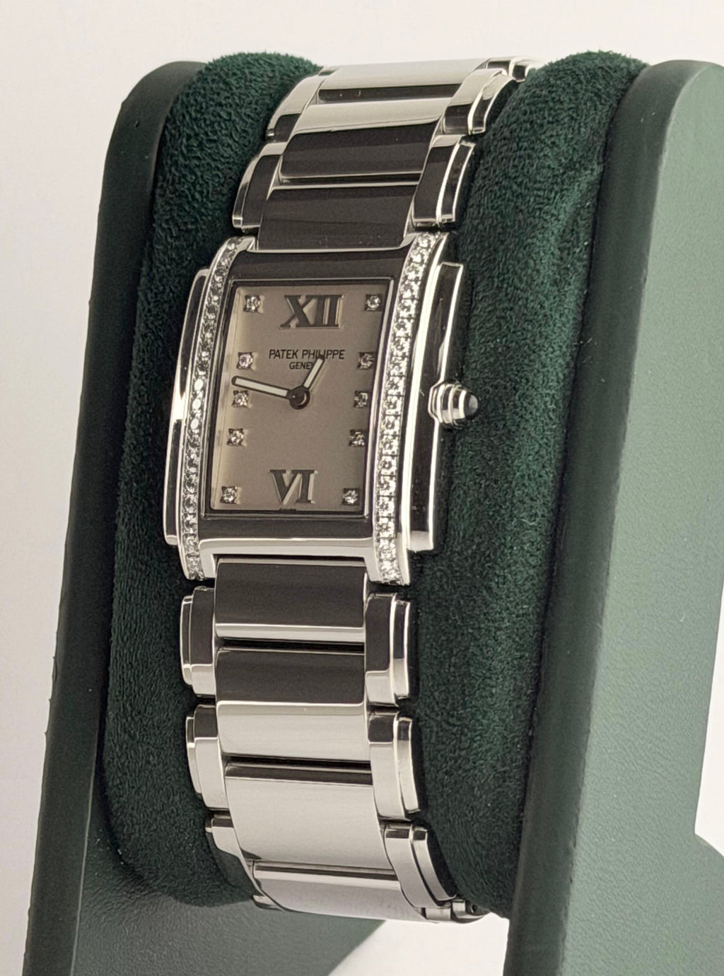 Patek Philippe Twenty~4 in schönem Zustand mit Originalpapieren