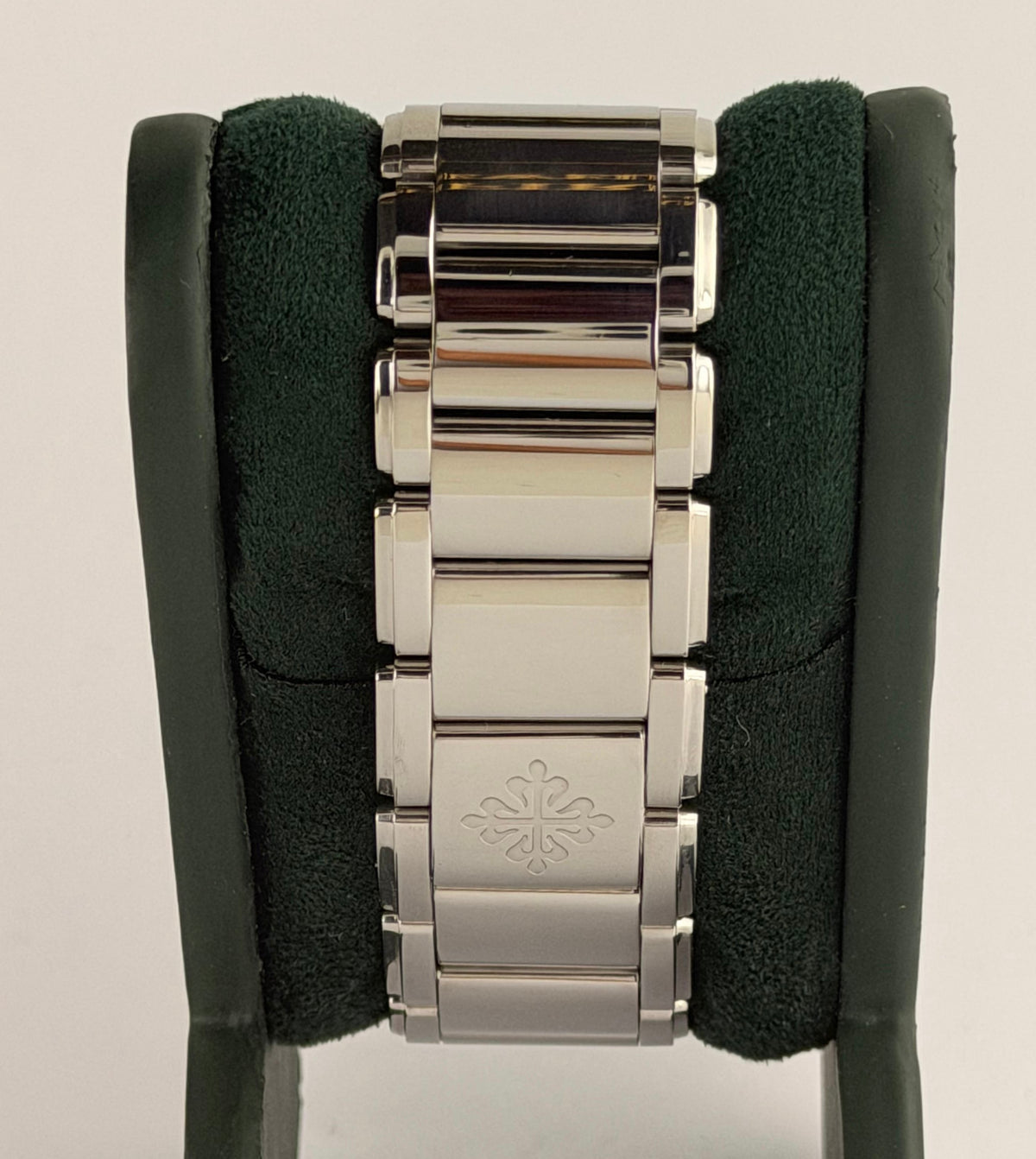 Patek Philippe Twenty~4 in schönem Zustand mit Originalpapieren