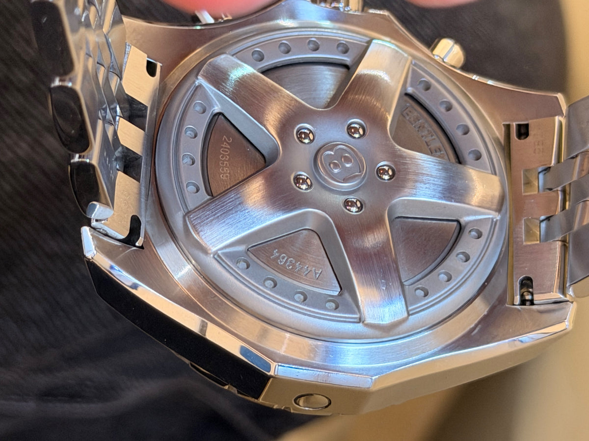 Breitling Bentley 6.75, A3364, blaues Zifferblatt, neuwertiger Zustand, nur mit Papieren