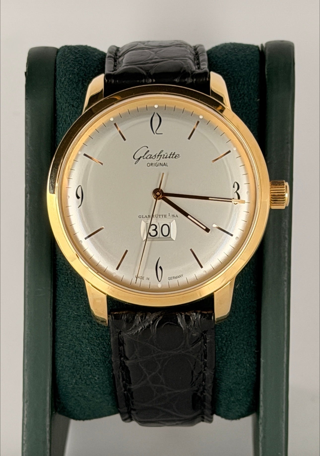 Glashütte Original Sixties Panorama Date 18k Gold Box Und GLasshute Zertifkat