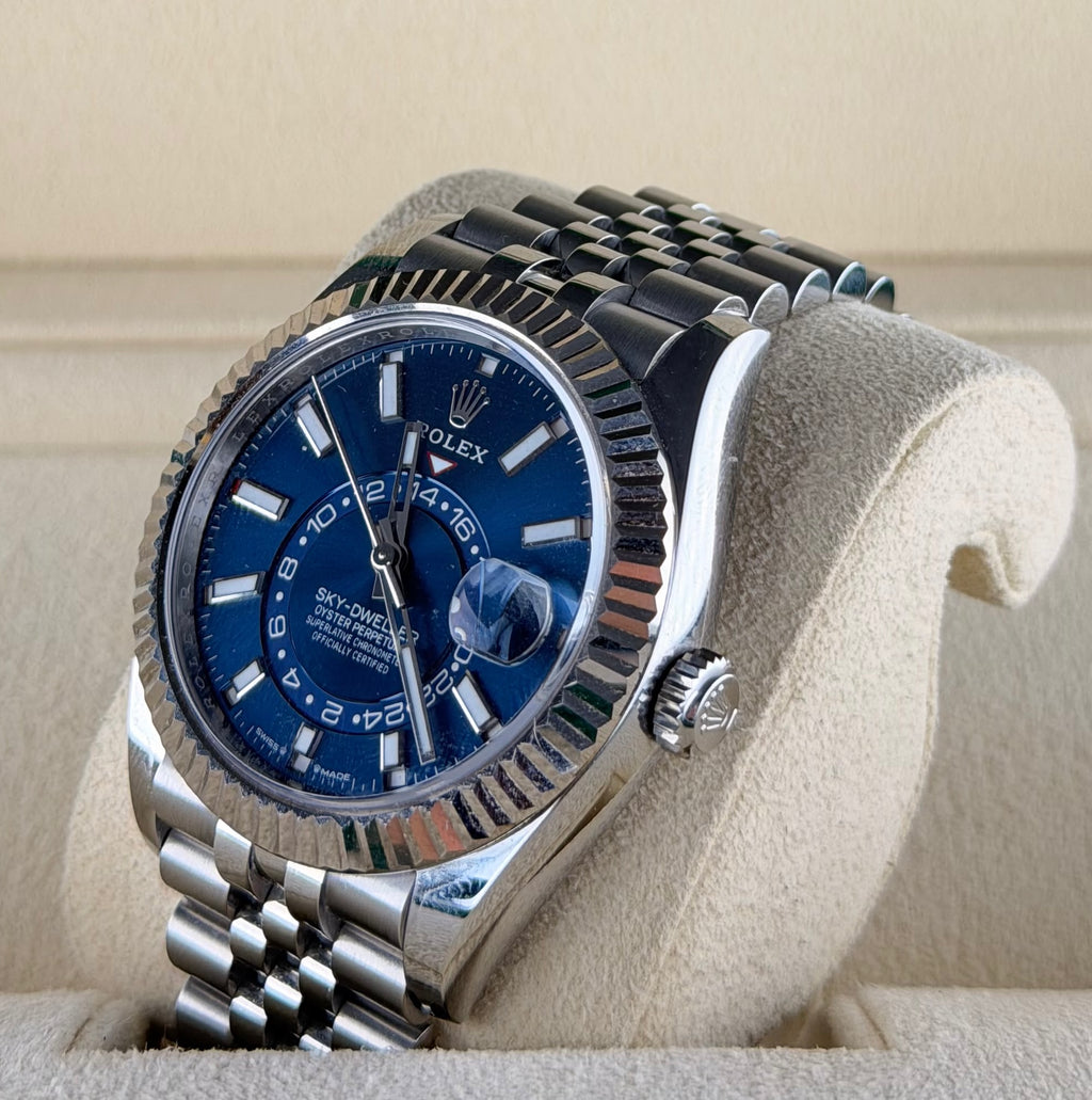 Rolex Sky-Dweller, blaues Zifferblatt, Jubilee-Armband, 12/2024, wie neu