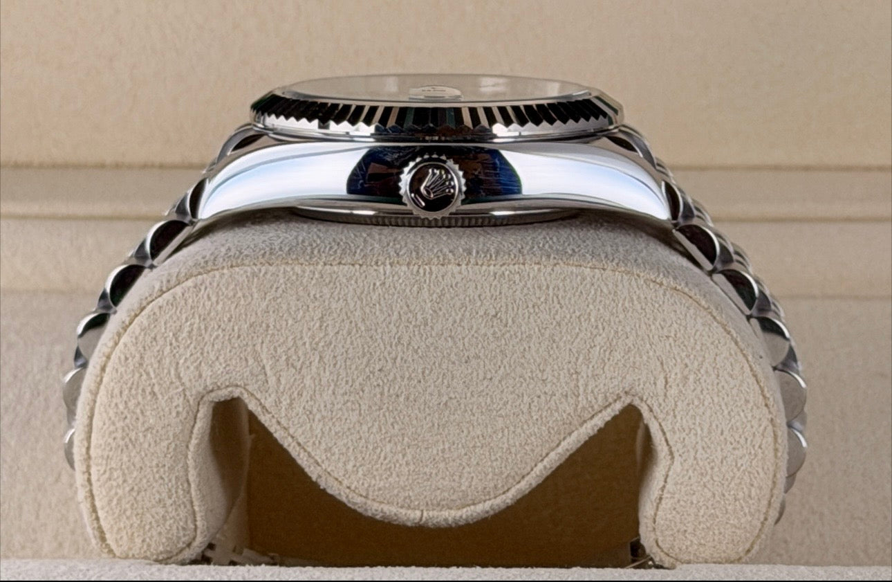 Rolex Sky-Dweller Jubille 2022 Wie Neu Zustand Box und Papieren