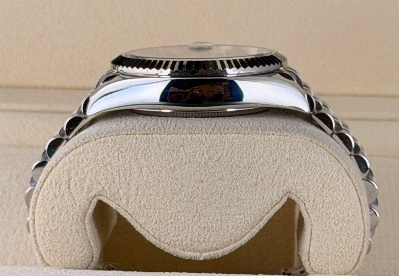 Rolex Sky-Dweller Jubille 2022 Wie Neu Zustand Box und Papieren