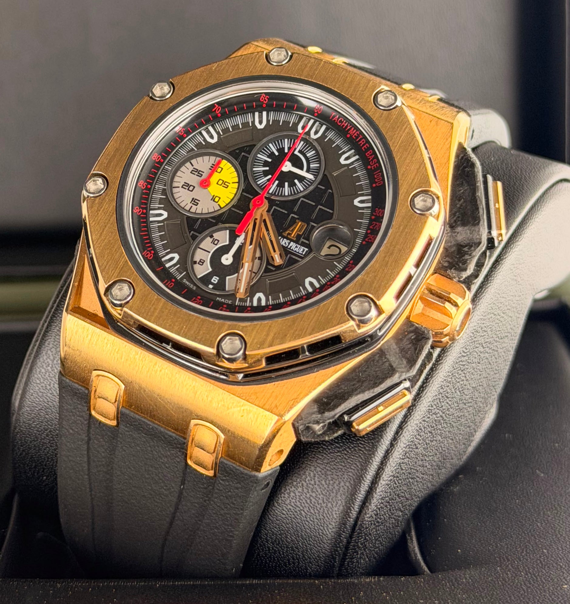 Audemars Piguet Royal Oak Offshore Grand Prix mit Originalpapieren, originale Goldlünette ab Werk!