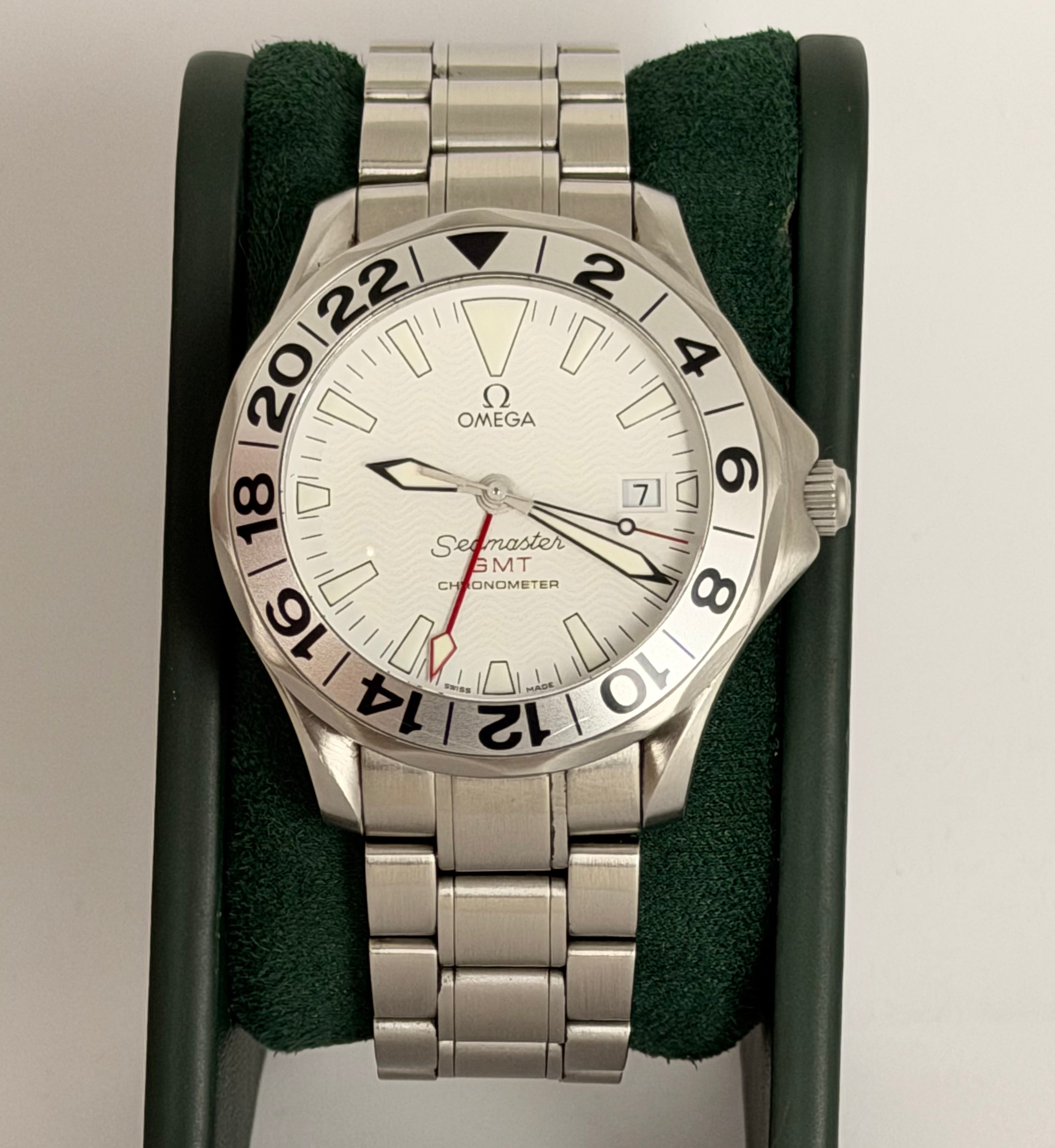 Omega Seamaster Diver 300 M GMT nach Service, mit Box und Papieren
