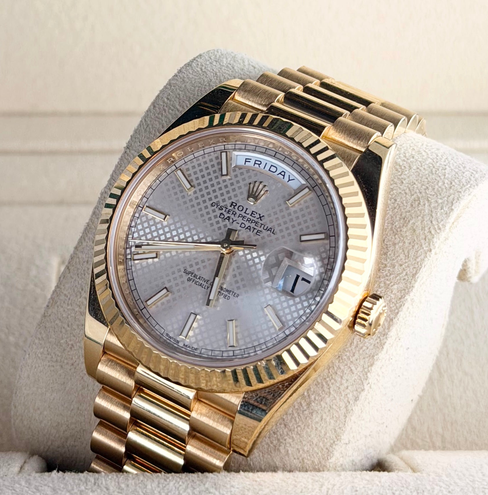 Rolex Day-Date 40 Waffelzifferblatt, Baujahr 2018, 18 Karat Gelbgold