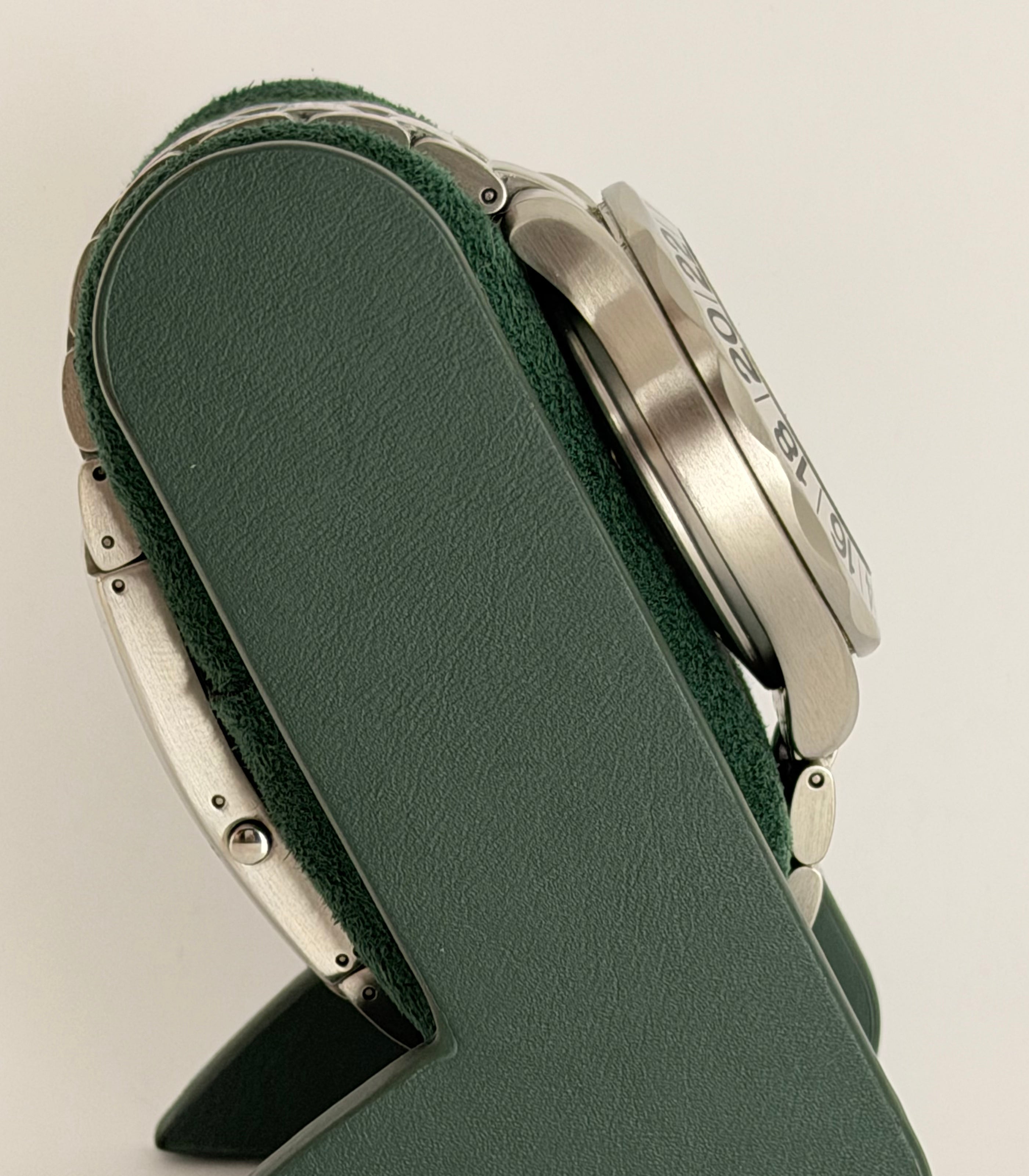 Omega Seamaster Diver 300 M GMT nach Service, mit Box und Papieren