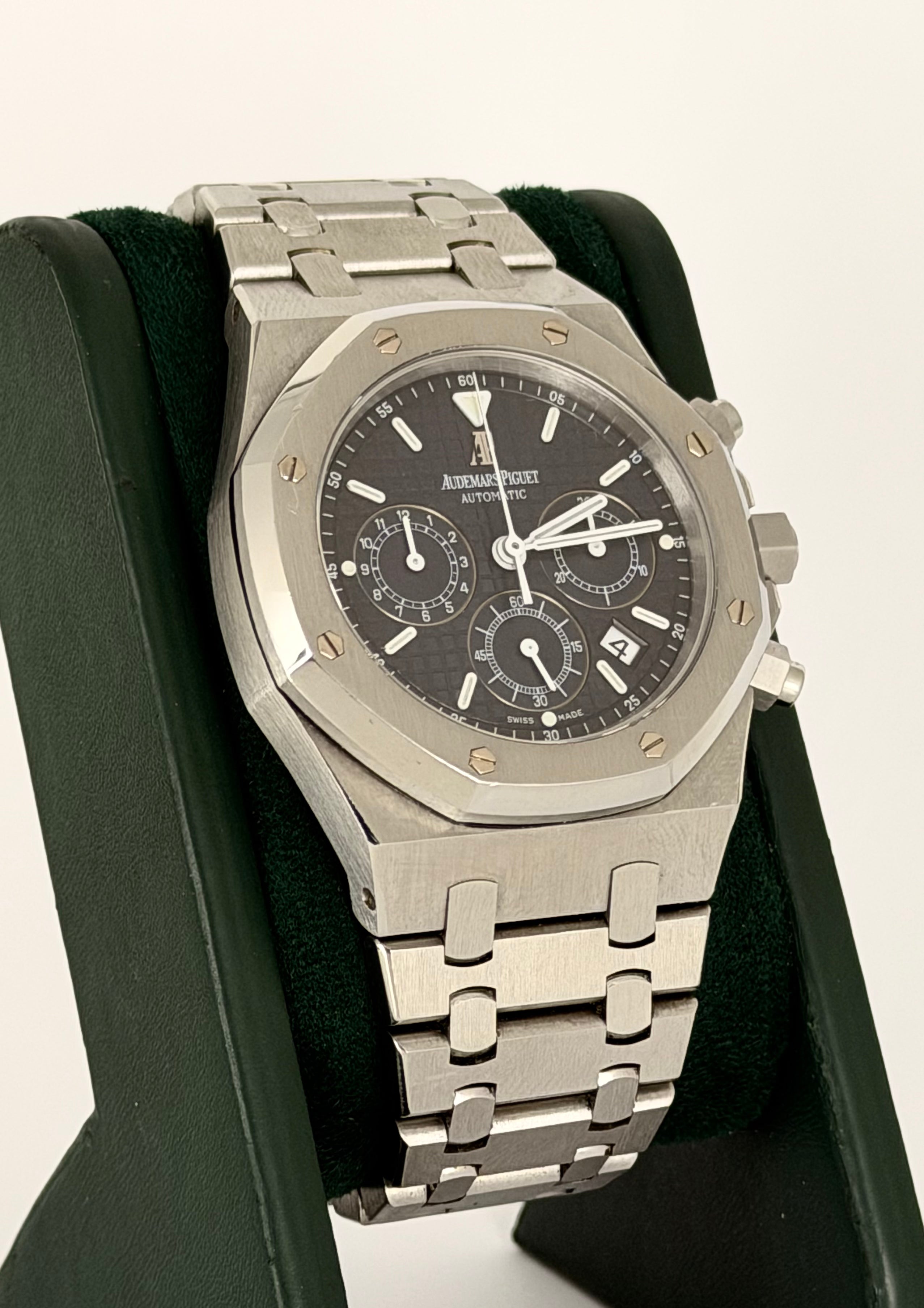 Audemars Piguet Royal Oak Chronograph mit Archivpapieren, sehr schöner Zustand, unpoliert