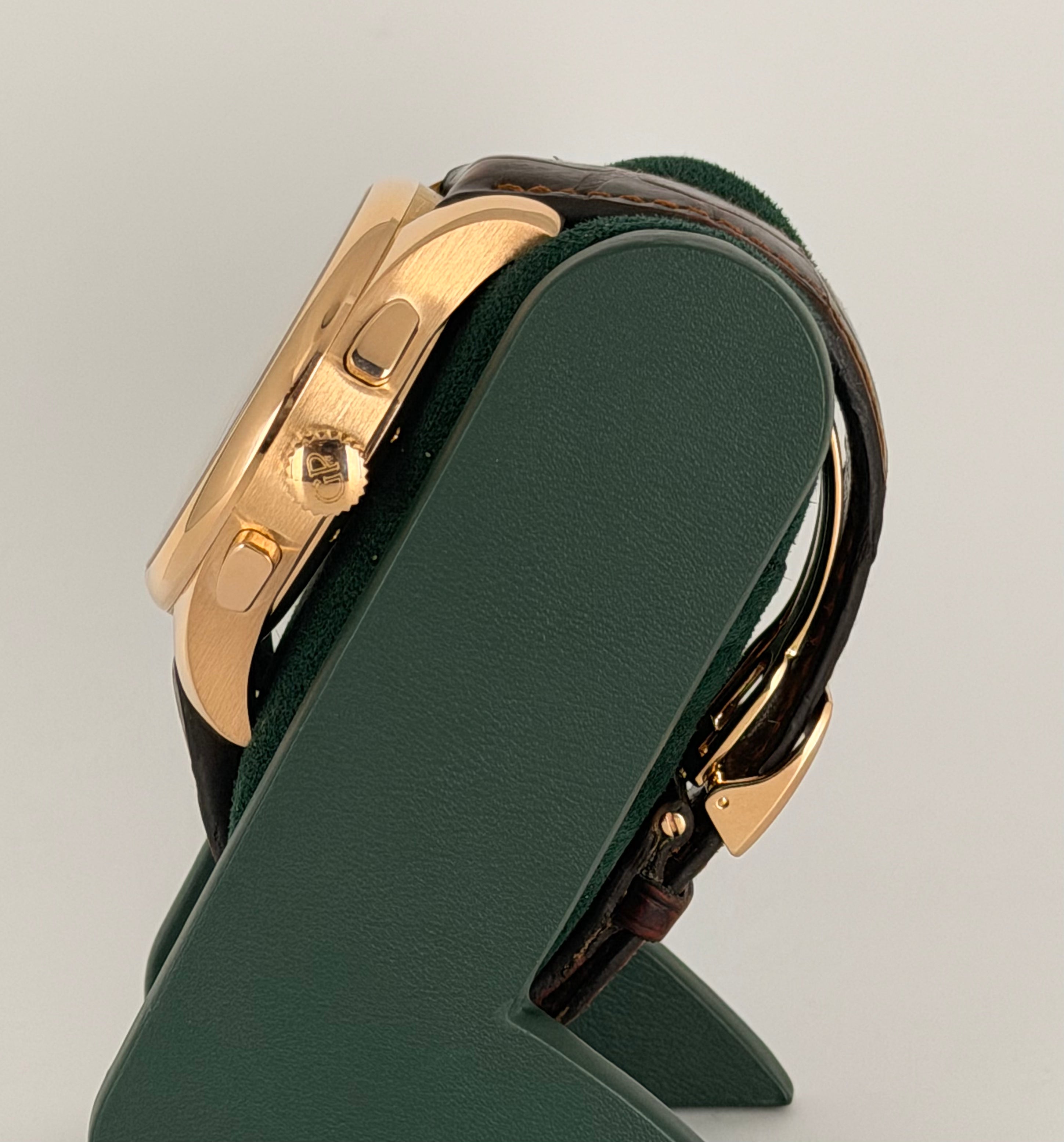 Girard-Perregaux WW.TC Chronograph, Box und Papiere, neuwertiger Zustand