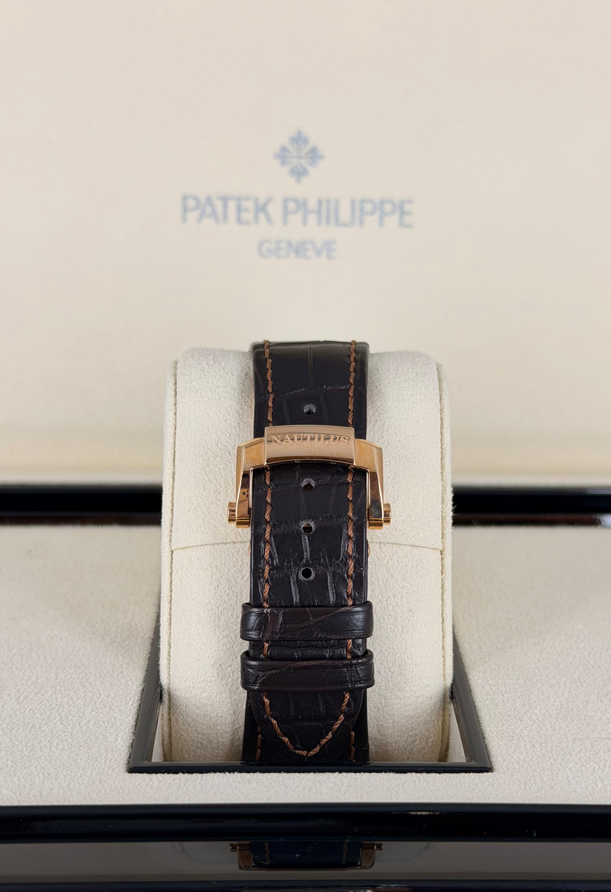 Patek Philippe Nautilus 2021, neu und ungetragen, vollständiges Set + Originalrechnung LC Österreich