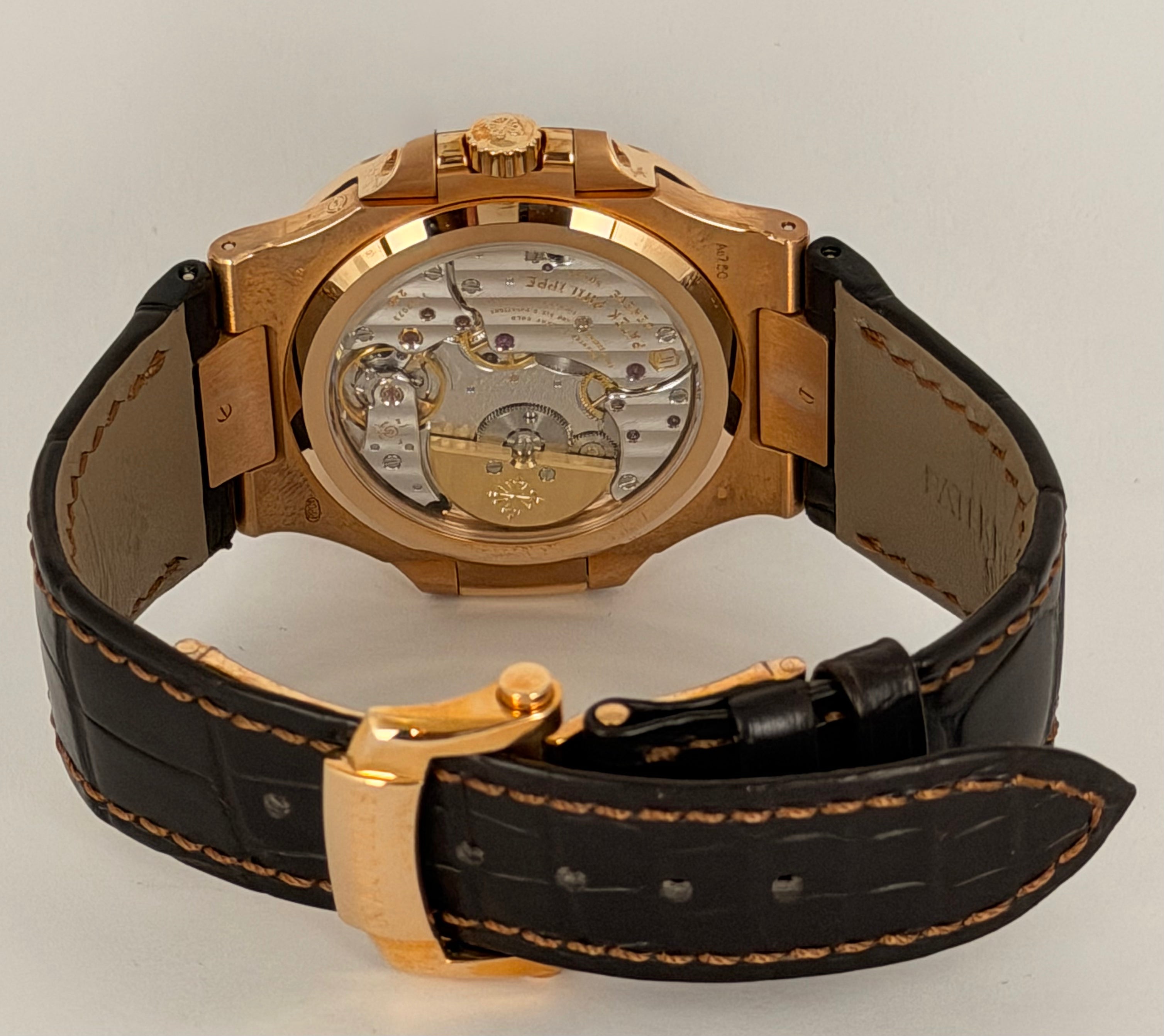 Patek Philippe Nautilus 2021, neu und ungetragen, vollständiges Set + Originalrechnung LC Österreich