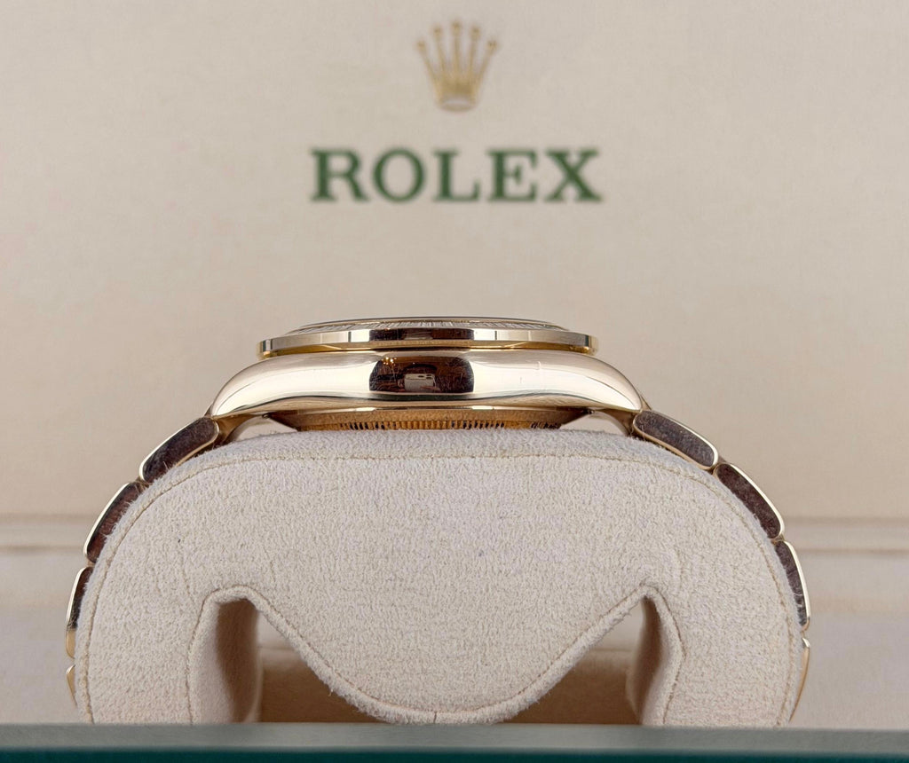 Rolex Daytona Paul Newman Baguette AM, kommt zusätzlich mit seiner originalen Lünette sowie Box & Papieren (B&P) 2008