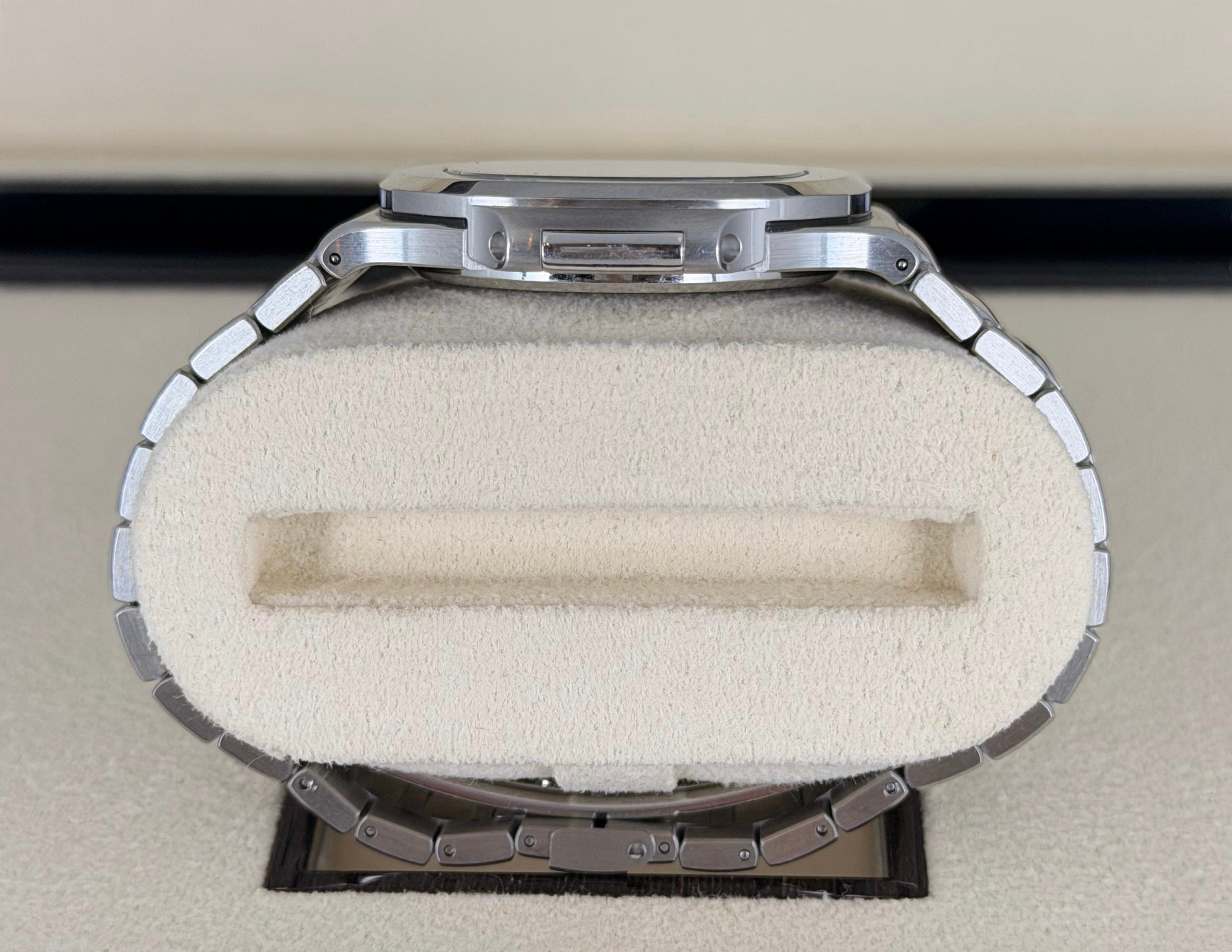 Patek Philippe Nautilus 5711 Blaues Zifferblatt mit Box und Papieren