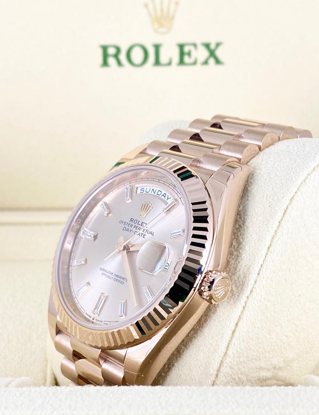 Rolex Day-Date Everose Gold mit Baguette-Diamanten