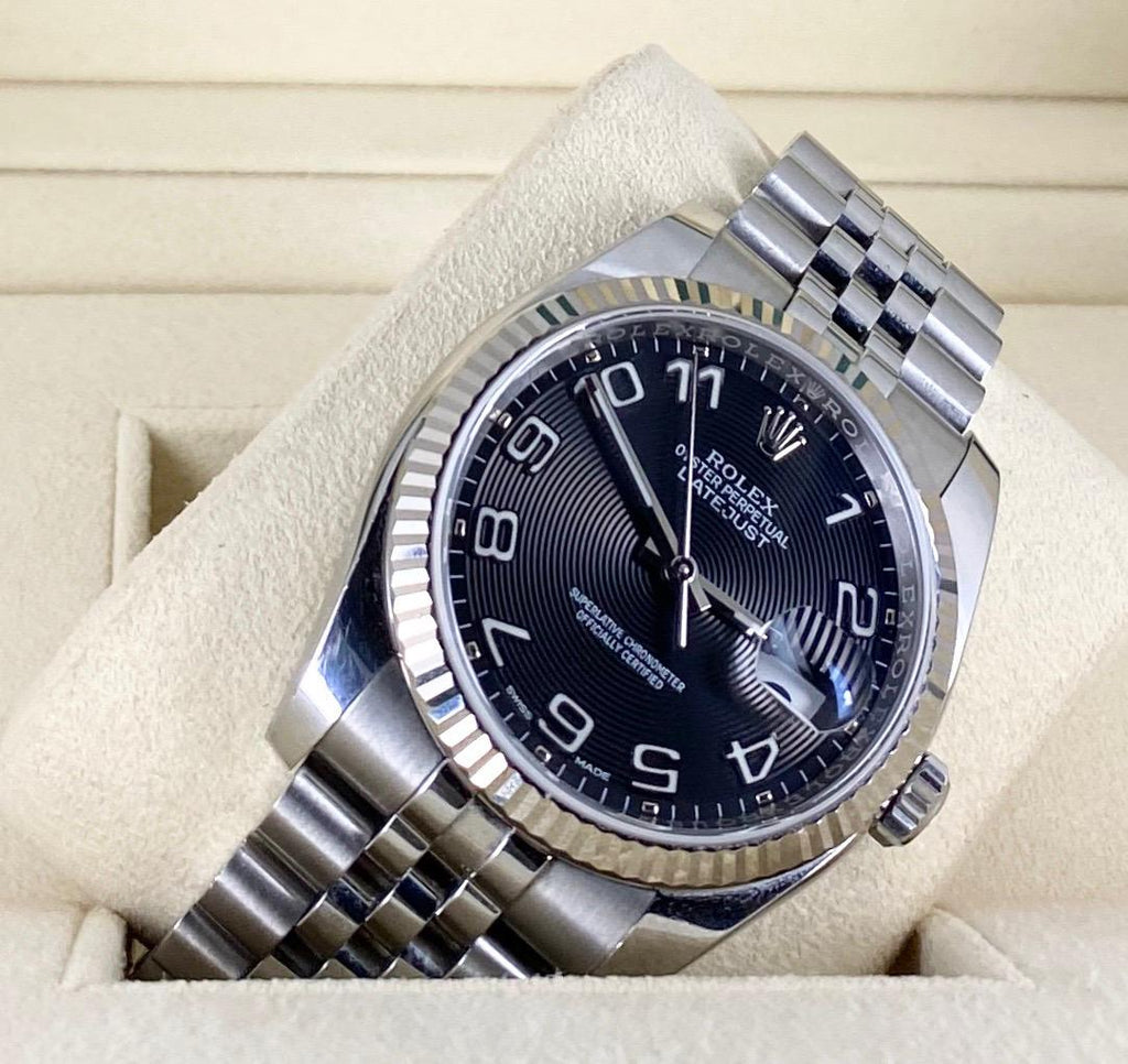 Rolex Datejust II, schwarzes konzentrisches Zifferblatt, mit Box und Papieren