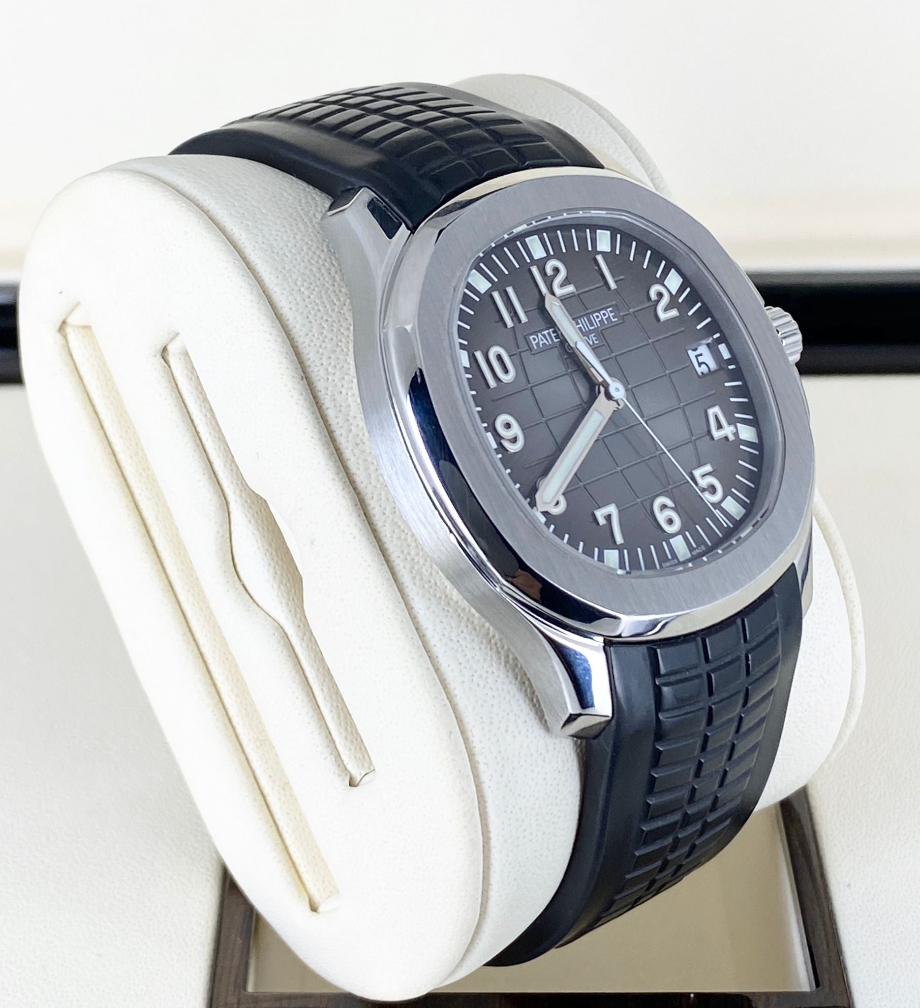 Patek Philippe Aquanaut, Komplettset, 2014, Schwarzes Zifferblatt, Kautschukarmband