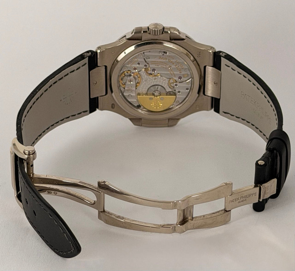 Patek Philippe Nautilus, 2009, sehr guter Zustand, Box und Papiere
