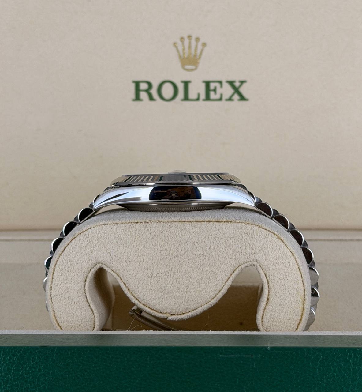 Rolex Datejust 41 blaues Zifferblatt mit Stabindizes, 2020, neue Karte, neuwertiger Zustand, Jubilee-Armband, Weißgold-Lünette