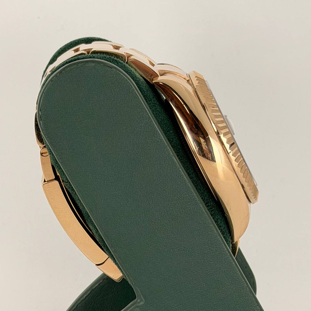 Rolex Sky-Dweller, Full Set, 2023, blaues Zifferblatt, neuwertiger Zustand