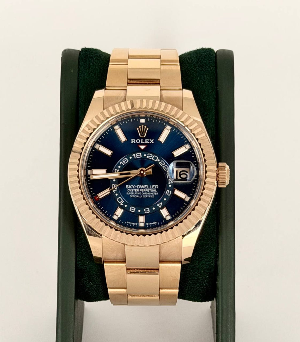 Rolex Sky-Dweller, Full Set, 2023, blaues Zifferblatt, neuwertiger Zustand