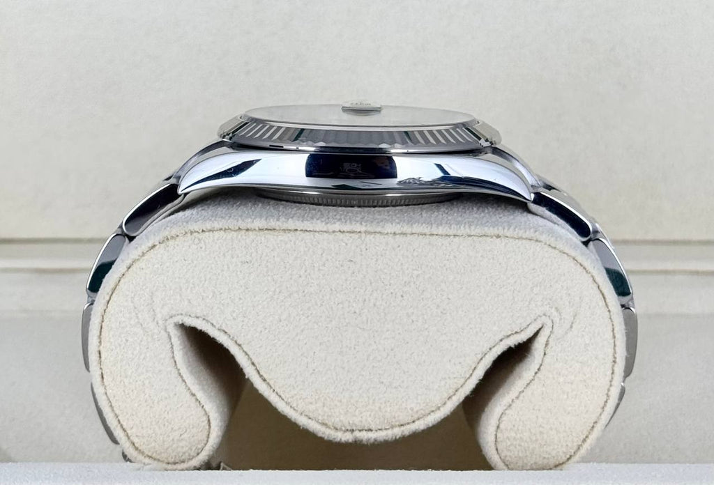 Rolex Datejust II mit Box und Papieren 2020, sehr guter Zustand